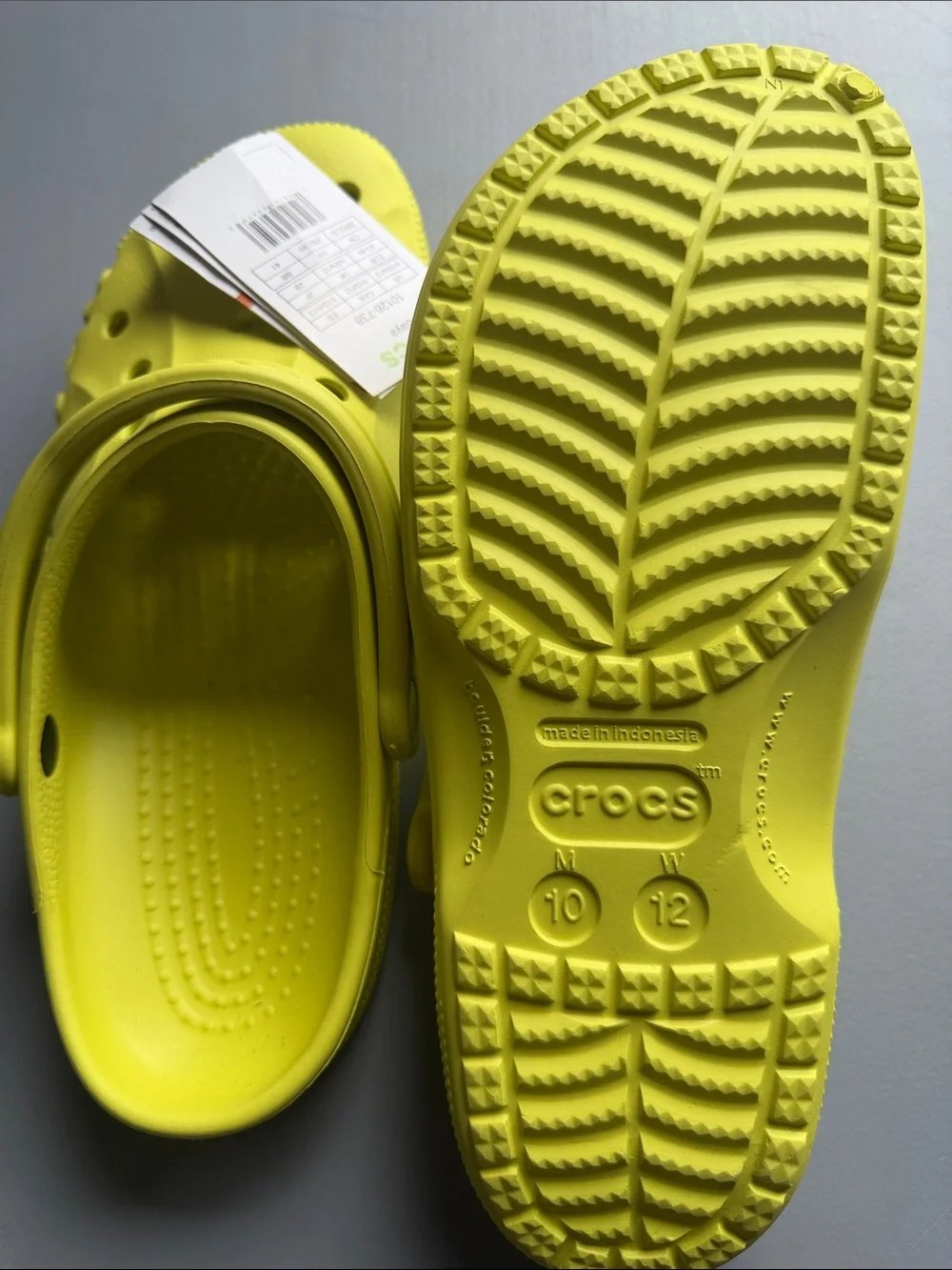 CROCS Men’s Classic Clog — Bright Yellow
